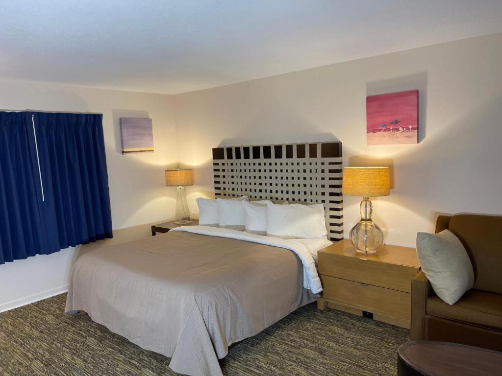 Camp Inn Lodge Au Sable 外观 照片