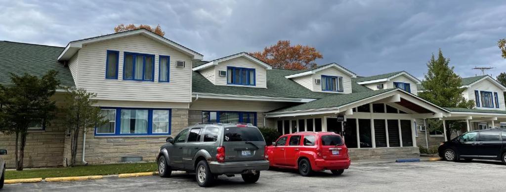 Camp Inn Lodge Au Sable 外观 照片